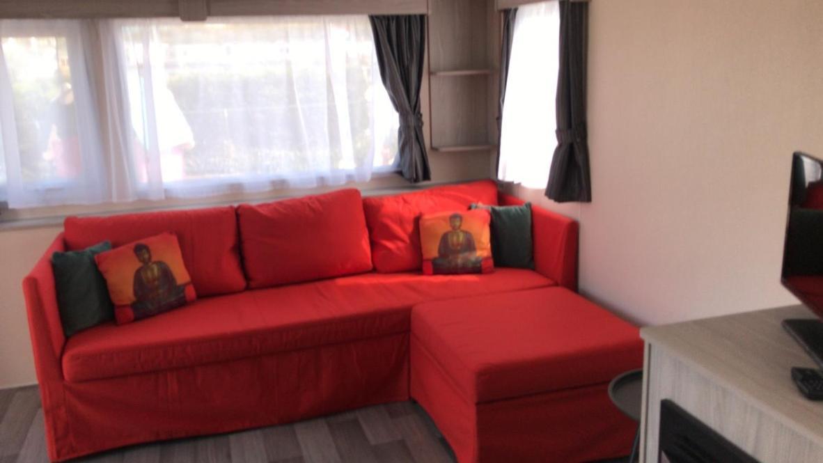 Campsite Luxe Duindoorn: Beachside Retreat Near F1 Circuit *