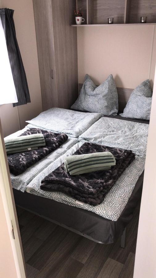 Luxe Duindoorn: Beachside Retreat Near F1 Circuit IJmuiden