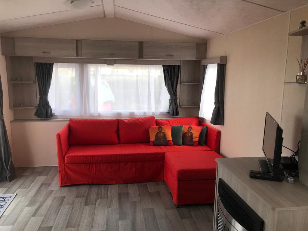 Campsite Luxe Duindoorn: Beachside Retreat Near F1 Circuit IJmuiden
